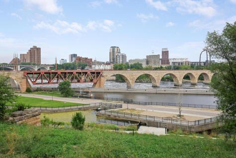 215 10th Avenue S Minneapolis MN 55415