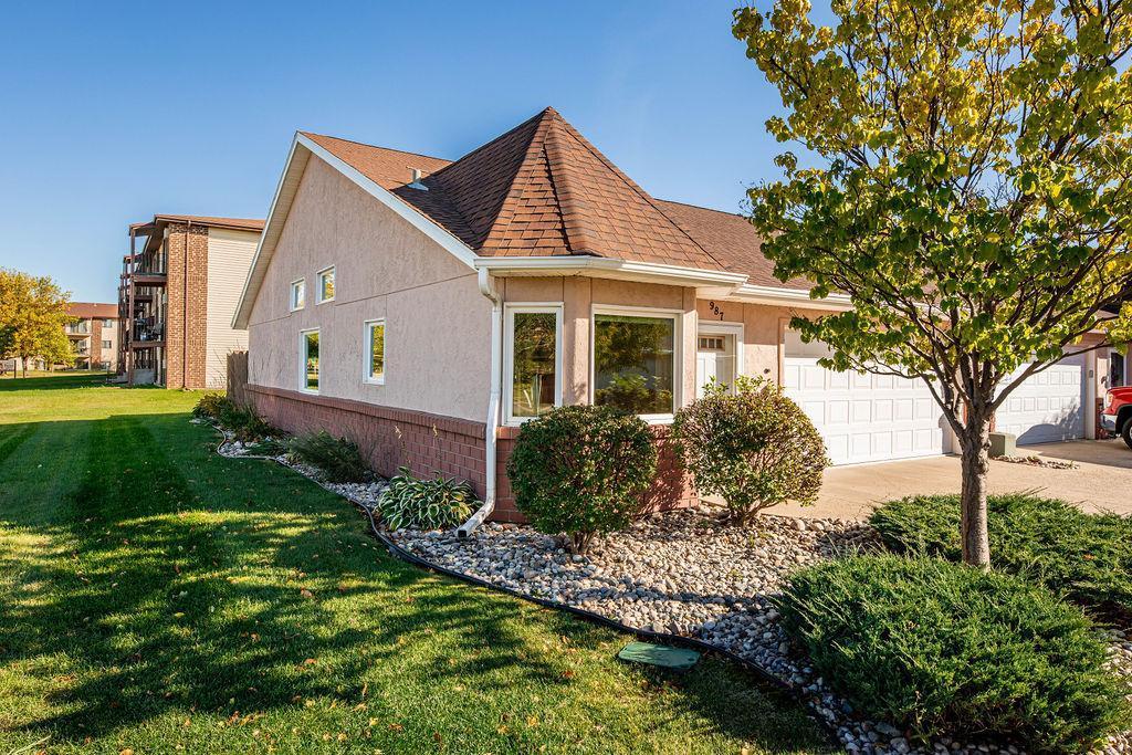 987 14th Avenue E West Fargo ND 58078