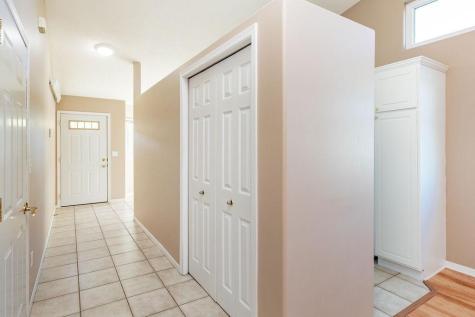 987 14th Avenue E West Fargo ND 58078