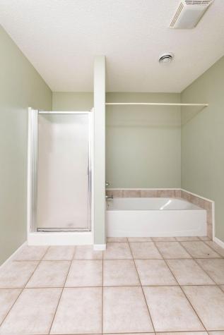 987 14th Avenue E West Fargo ND 58078