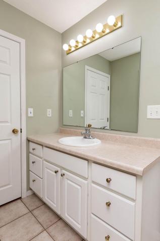 987 14th Avenue E West Fargo ND 58078