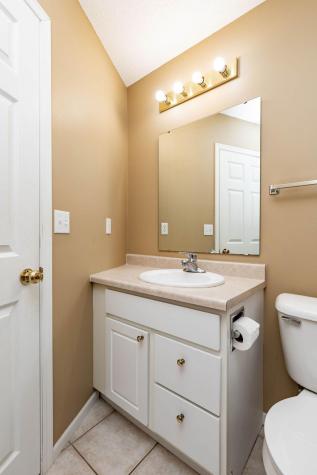 987 14th Avenue E West Fargo ND 58078