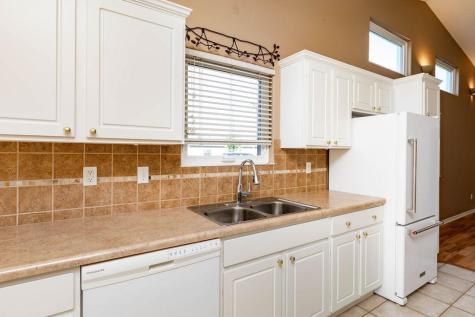 987 14th Avenue E West Fargo ND 58078