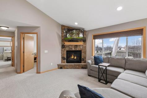 909 Firethorne Trail Jordan MN 55352