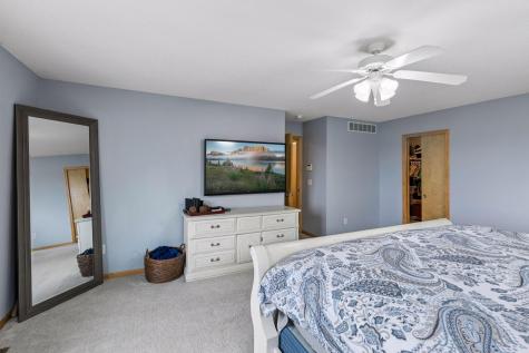 909 Firethorne Trail Jordan MN 55352
