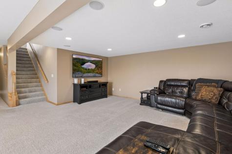 909 Firethorne Trail Jordan MN 55352