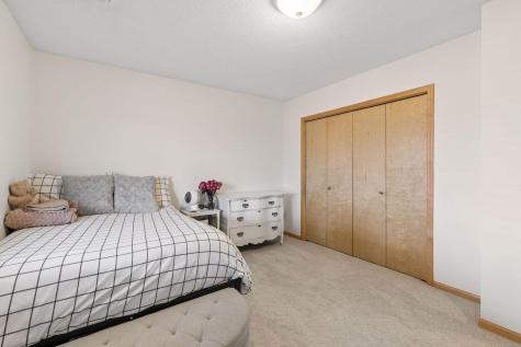 909 Firethorne Trail Jordan MN 55352