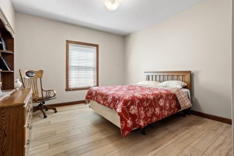 1363 Highpointe Drive N Fargo ND 58102