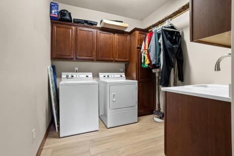 1363 Highpointe Drive N Fargo ND 58102
