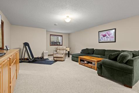 1363 Highpointe Drive N Fargo ND 58102