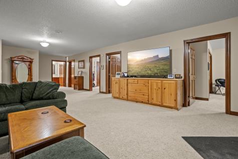 1363 Highpointe Drive N Fargo ND 58102