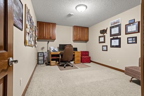 1363 Highpointe Drive N Fargo ND 58102