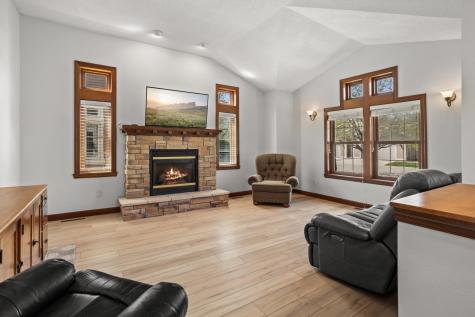 1363 Highpointe Drive N Fargo ND 58102