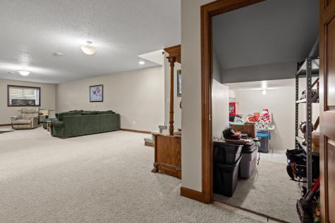 1363 Highpointe Drive N Fargo ND 58102