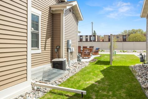 1363 Highpointe Drive N Fargo ND 58102