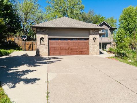 2916 Frank Street Maplewood MN 55109