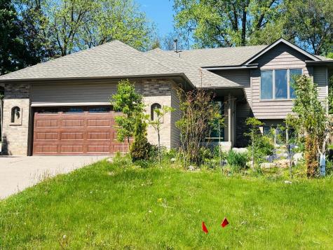 2916 Frank Street Maplewood MN 55109