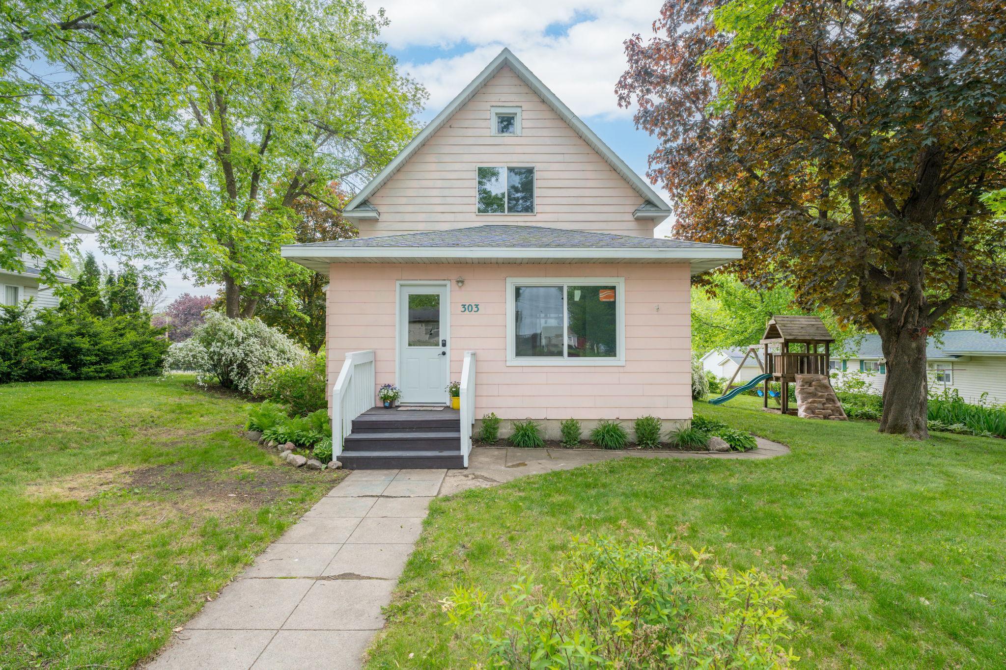 303 Broadway Hanska MN 56041