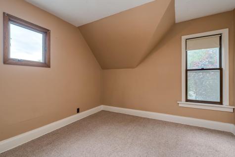 303 Broadway Hanska MN 56041