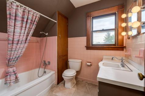 303 Broadway Hanska MN 56041
