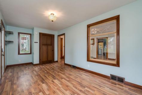 303 Broadway Hanska MN 56041