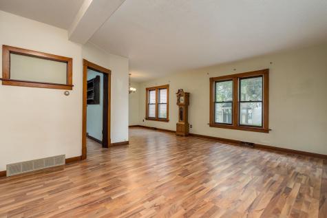303 Broadway Hanska MN 56041