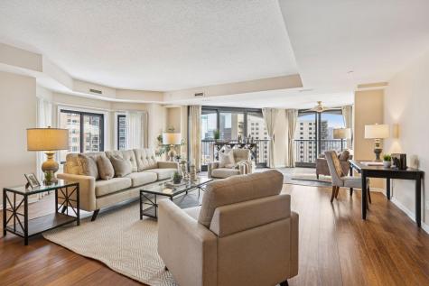 1235 Yale Place Minneapolis MN 55403