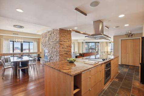1235 Yale Place Minneapolis MN 55403