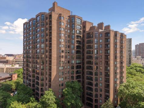 1235 Yale Place Minneapolis MN 55403