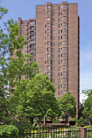 1235 Yale Place Minneapolis MN 55403
