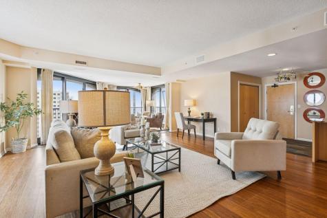 1235 Yale Place Minneapolis MN 55403
