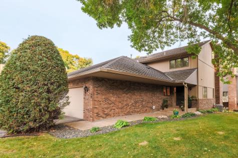 1148 Hollybrook Drive Wayzata MN 55391