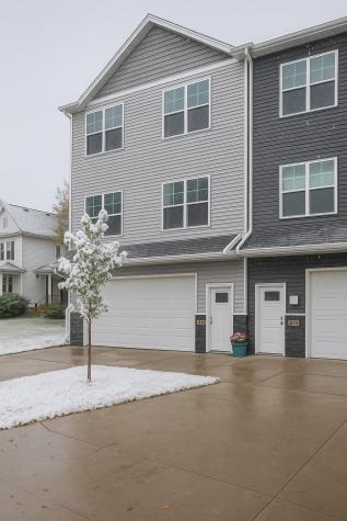 624 10th Avenue N Fargo ND 58102