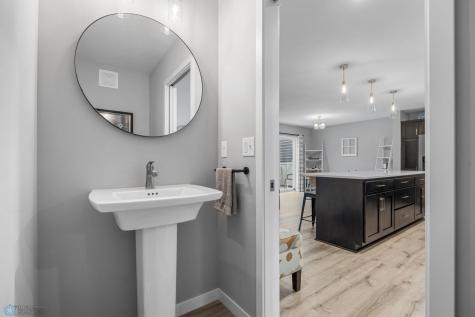 624 10th Avenue N Fargo ND 58102