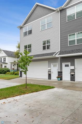 624 10th Avenue N Fargo ND 58102