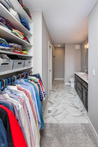 624 10th Avenue N Fargo ND 58102