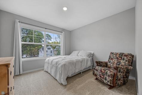 624 10th Avenue N Fargo ND 58102