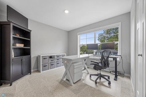 624 10th Avenue N Fargo ND 58102