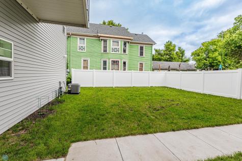 624 10th Avenue N Fargo ND 58102