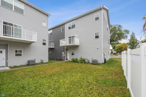 624 10th Avenue N Fargo ND 58102