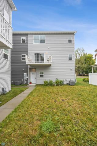 624 10th Avenue N Fargo ND 58102