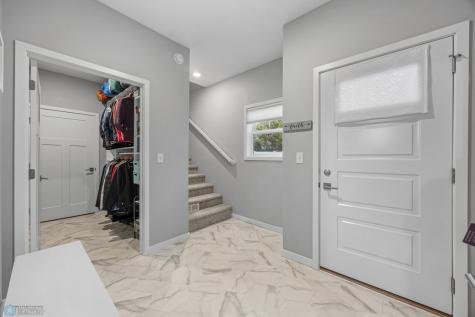 624 10th Avenue N Fargo ND 58102