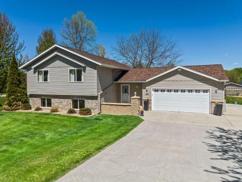5916 Galaxy Road Saint Augusta MN 56301