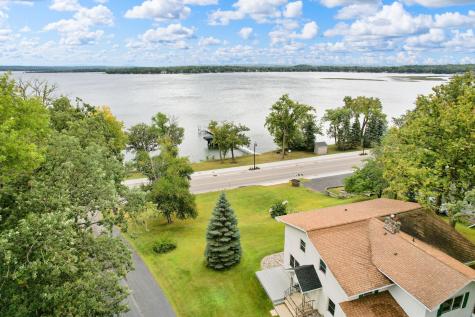 1104 W Lake Drive Detroit Lakes MN 56501
