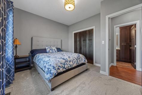 5932 Autumn Drive S Fargo ND 58104