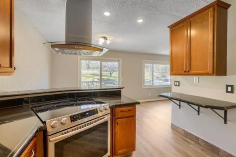 4668 Penkwe Way Eagan MN 55122