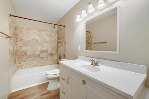 4668 Penkwe Way Eagan MN 55122