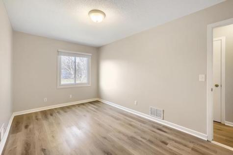 4668 Penkwe Way Eagan MN 55122