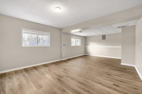 4668 Penkwe Way Eagan MN 55122