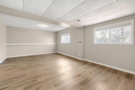 4668 Penkwe Way Eagan MN 55122